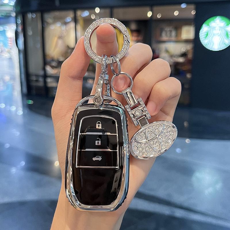 TPU Car Key Case Fob Cover for Toyota CHR Hilux Fortuner Land Cruiser 200 Camry Corolla Crown RAV4 Highland Keychain Accessories