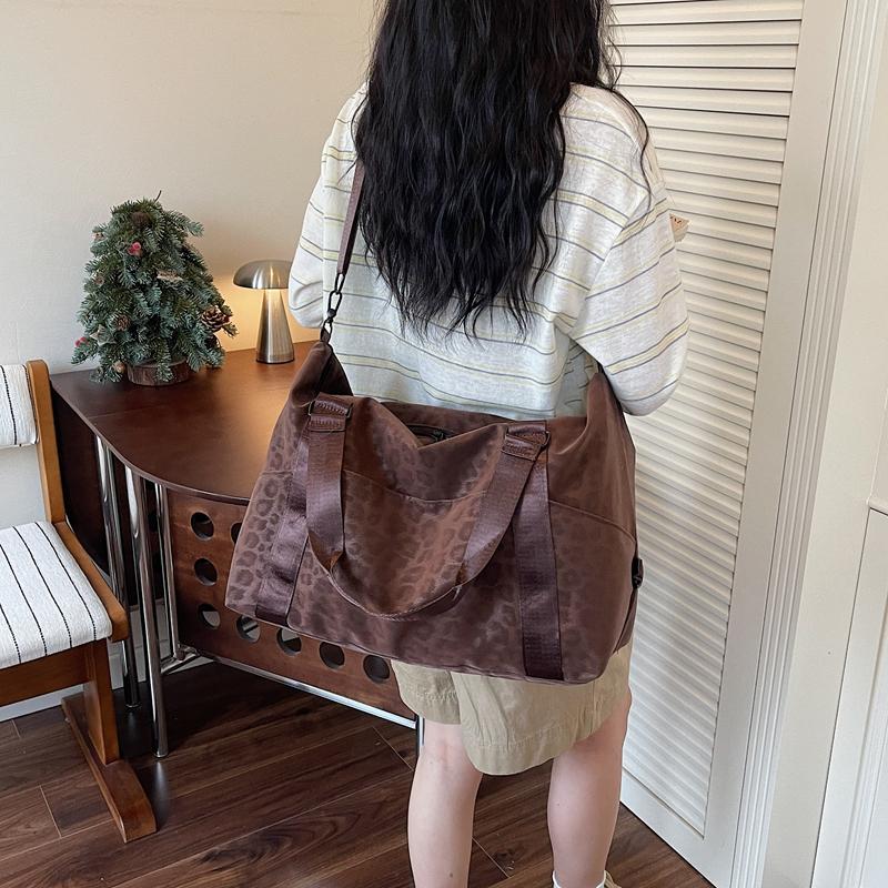 Large Capacity Short Distance Travel Bag Women's Lightweight Outdoor Luggage Storage Leopard Print Gym Bag