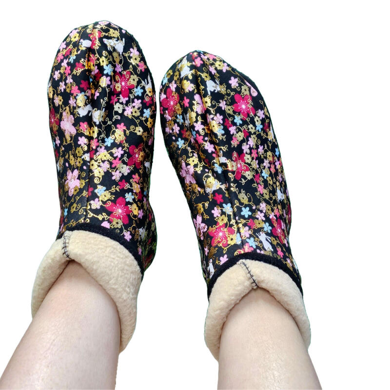 Retro magic socks with flower pattern