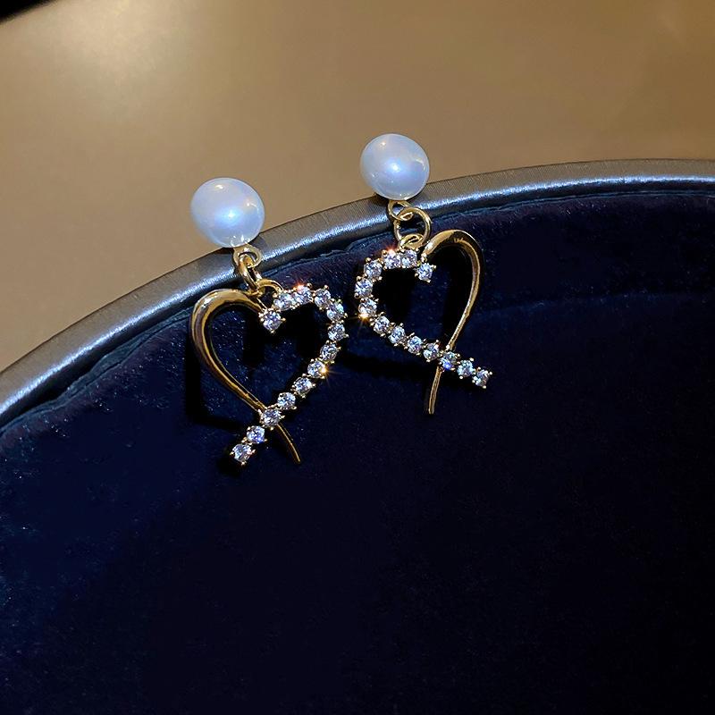 New trendy silver needle empty love earrings women's temperament versatile pearl peach heart stud earrings