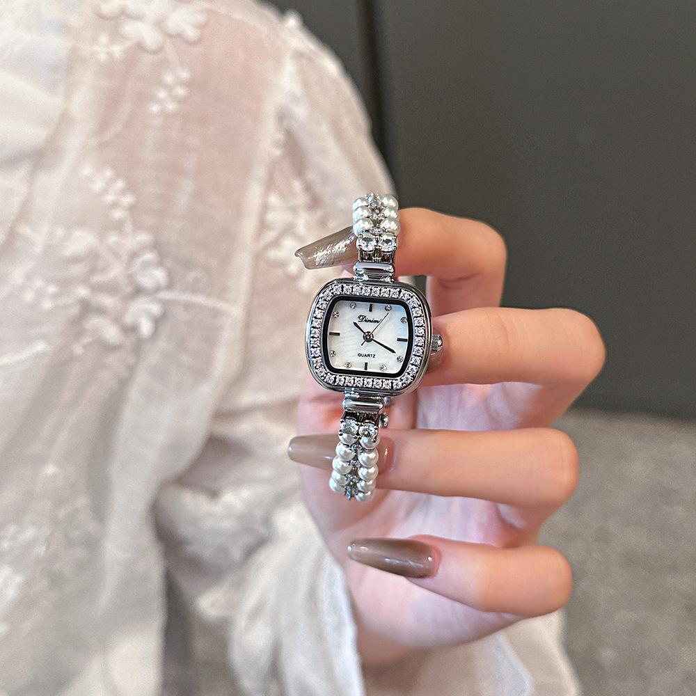 Ceas de cuarț pătrat cu diamante la modă de lux ușoară, temperament elegant, brățară de perle, ceas de zi cu zi
