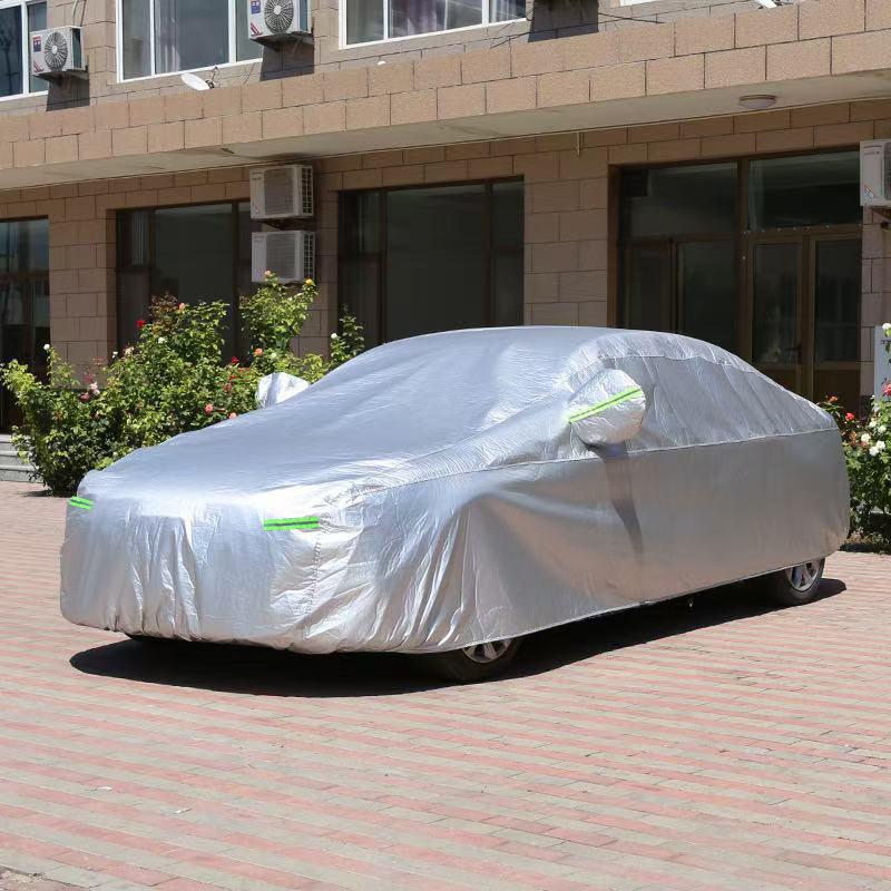 

All-Season Aluminum Foil Car Cover: Sunproof, Rainproof, Heat Insulating, Universal Fit Sedan Car