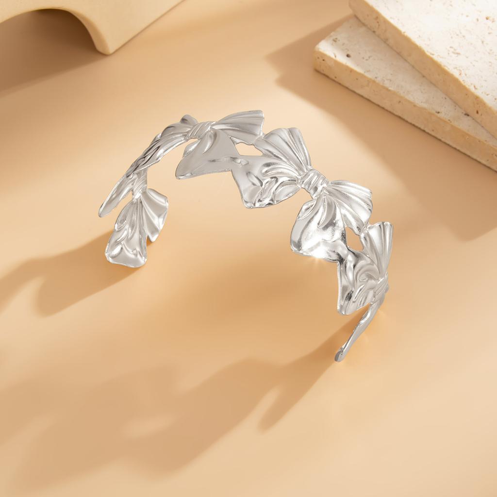 Simple splicing bow open arm bracelet for women, fresh temperament and versatile adjustment bracelet hand