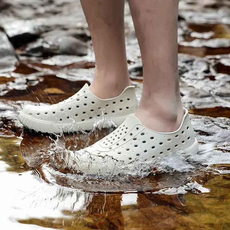 New Beach Sandals Perforated Shoes Mens Anti Slip Work Shoes Summer Garden Shoes Water Shoes Ultra Light Outdoor Walking Shoes
