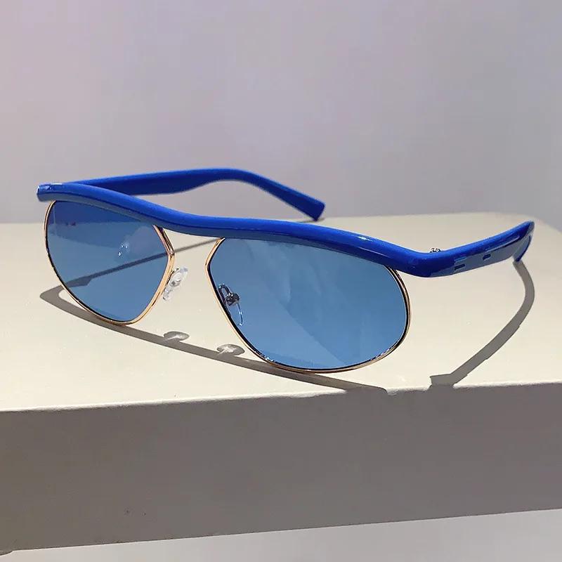 

Stylish Vintage Heterotypic Sunglasses Women For Men Luxurious Brand Style Designer Sun Glasses Punk Popular Outdoor Use Driving Eyeglasses