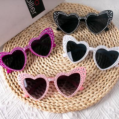 Sparkling Rhinestone Love Heart Frame Sunglasses for Women Wedding Decoration Bridesmaid Gift Summer Beach Party Sun Glasses