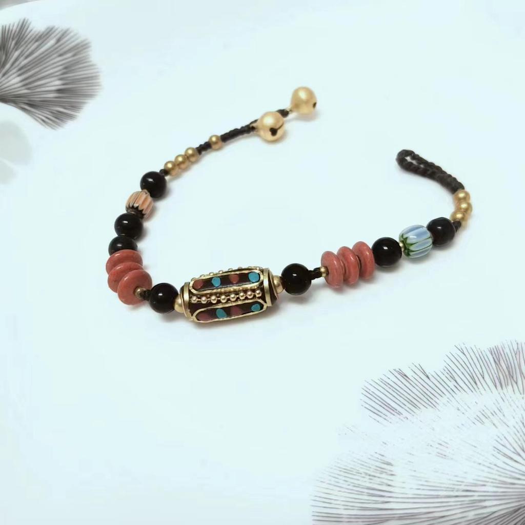 Handmade Chinese Retro Beaded Bracelet: Versatile Ethnic Style for Couples & Friends