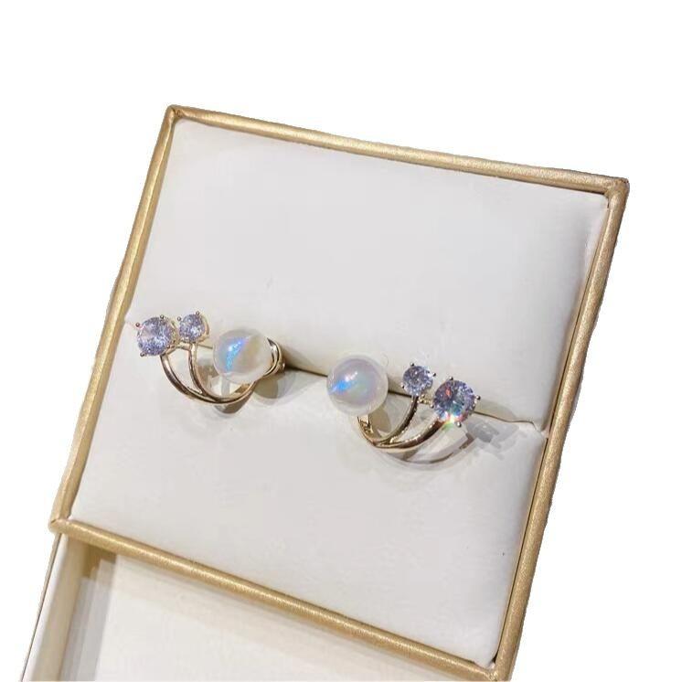 Temperament Pearl Earrings for Women Metal Crystal Stud Earrings Design High End Luxury Trendy Earrings