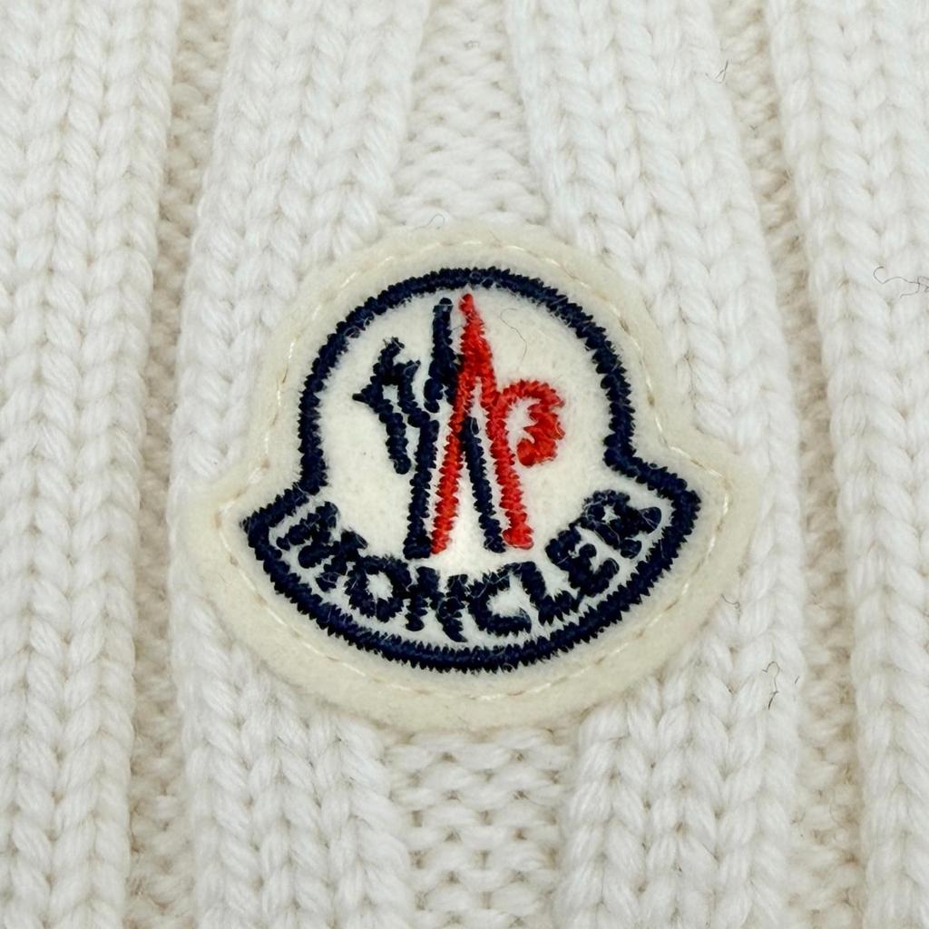 Pristine MONCLER Knit cap Beanie with logo patch Ivory wool Women Used