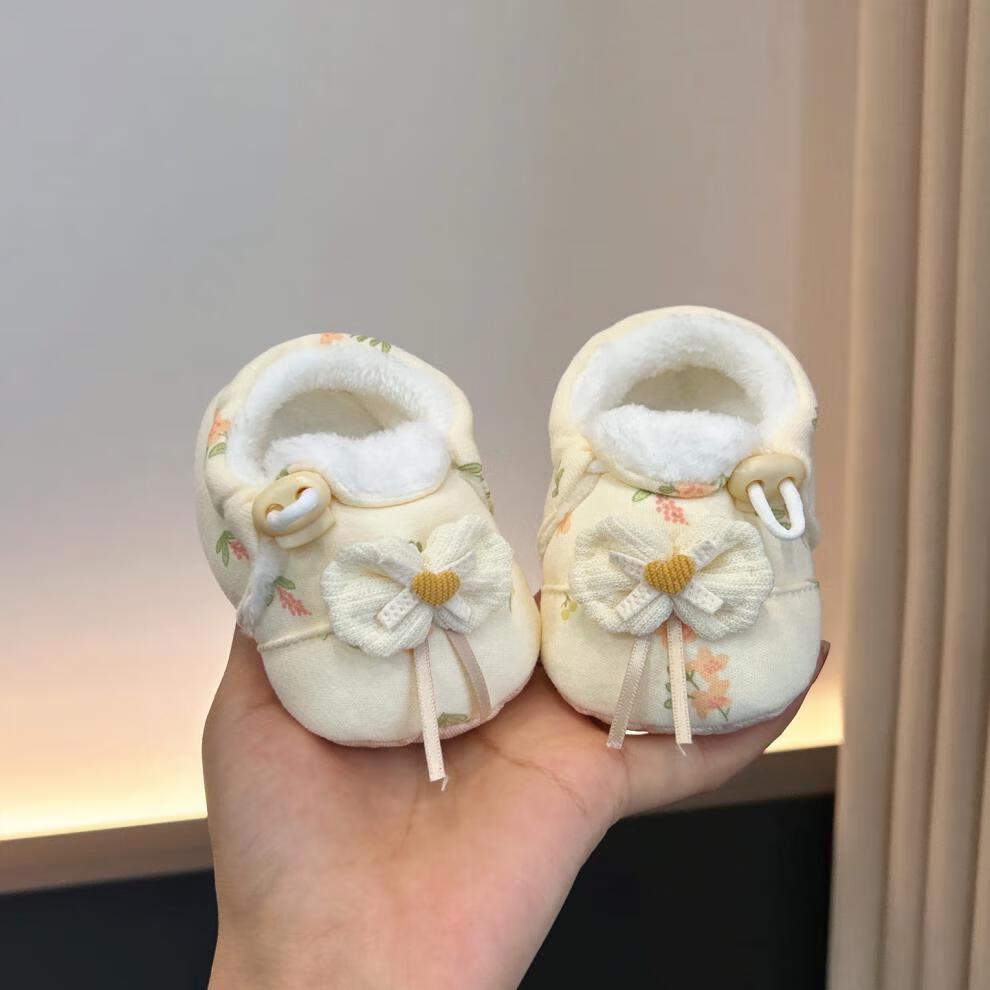 Baby Girls' Velvet Cotton Shoes: Soft Sole, Elastic Band, Non-Slip Shoe Covers for Autumn/Winter (0-1 Year)