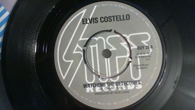 7-Zoll Schallplatte ELVIS COSTELLO - Watching The Detectives BUY20 Stiff Records 1977 UK Rock Gebraucht