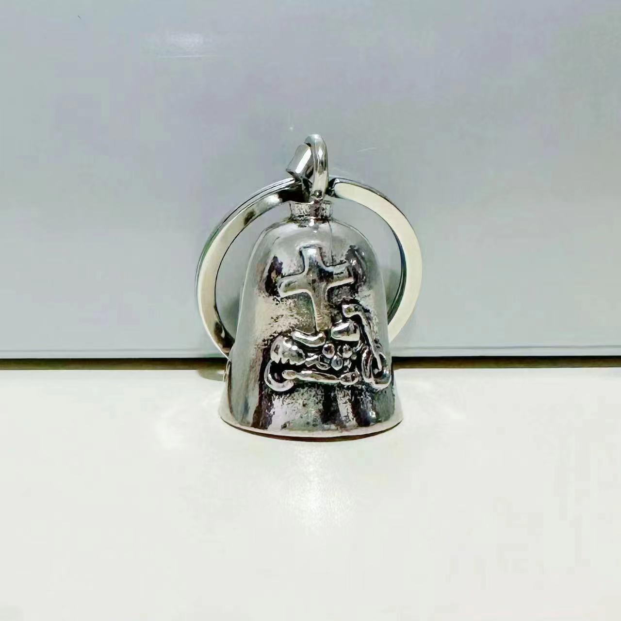 

Vintage Zinc Alloy Angel Wings Bell Keychain for Bikers with Keychain