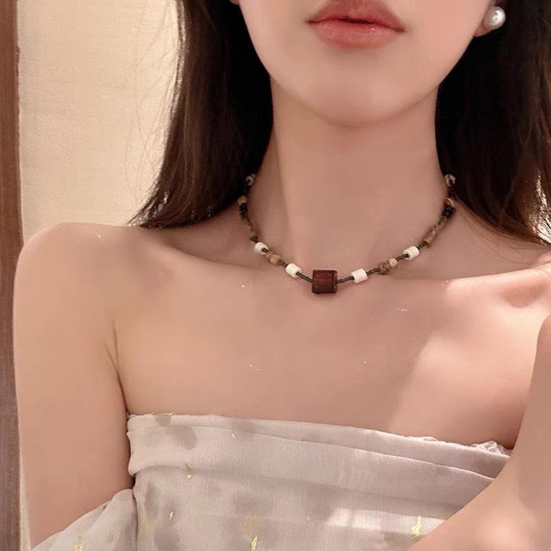 Camellia pearl necklace women's niche design sense collarbone chain high sense light luxury new neck chain