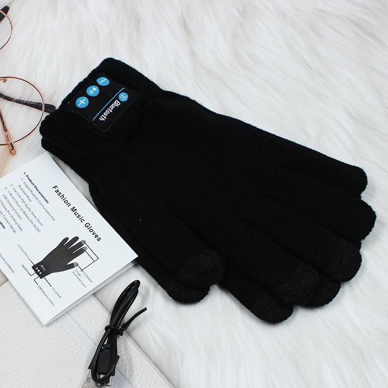 Thick and Warm Touch Screen Bluetooth Gloves That Can Be Used for Answering Calls and Music Players