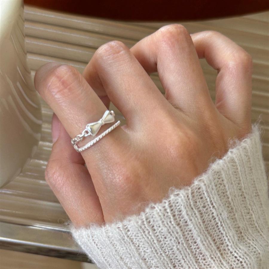 Xiaohongshu 925 Sterling Silver Exaggerated Plain Ring for Women – Simple, Luxurious, High-End Design.