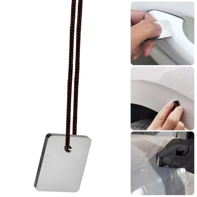 Ergonomický škrabací nástroj se zapuštěným ostřím pro snadnou korekci barvy a odstraňování nedokonalostí, vhodný pro začátečníky