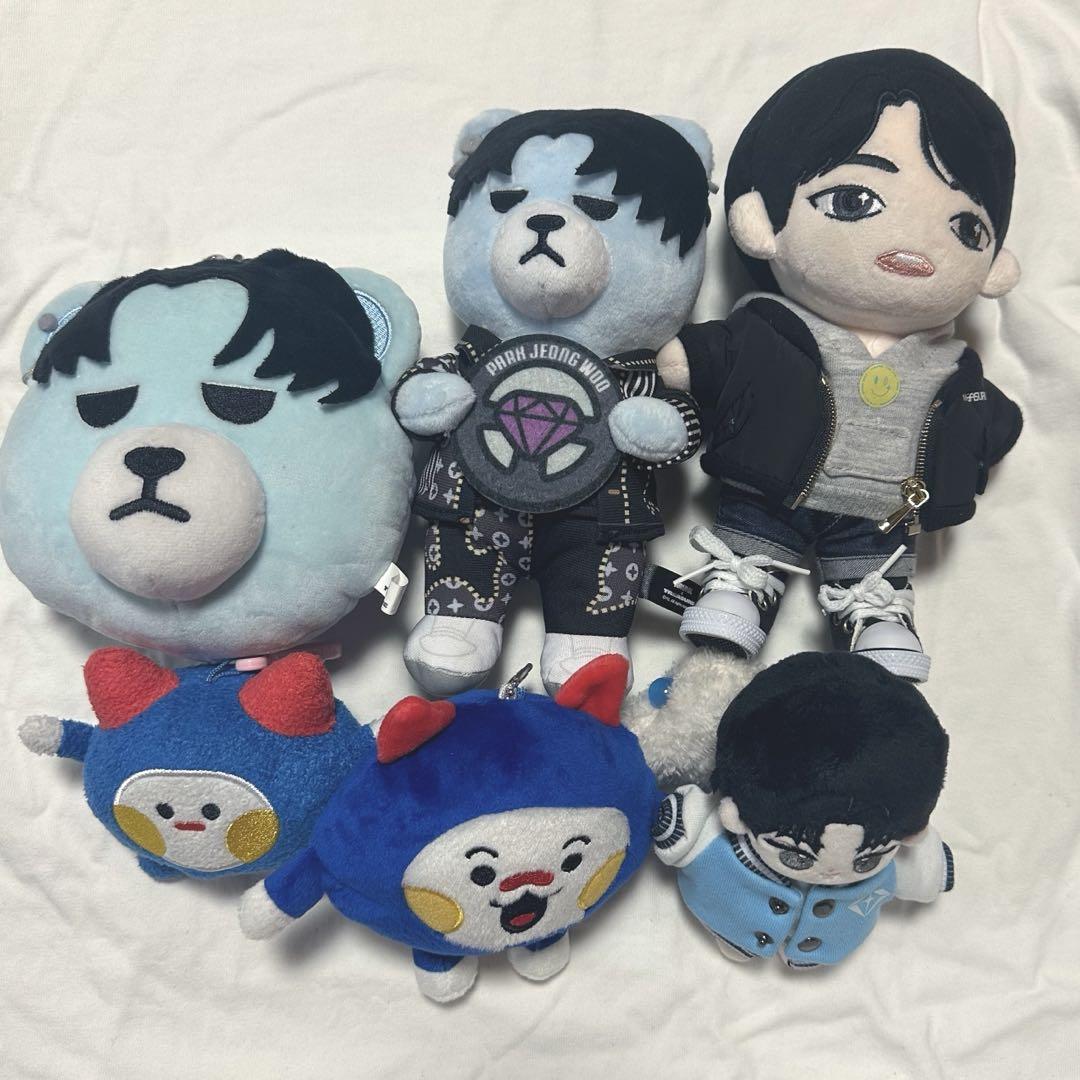 

[USED] treasure jungwoo stuffed toy