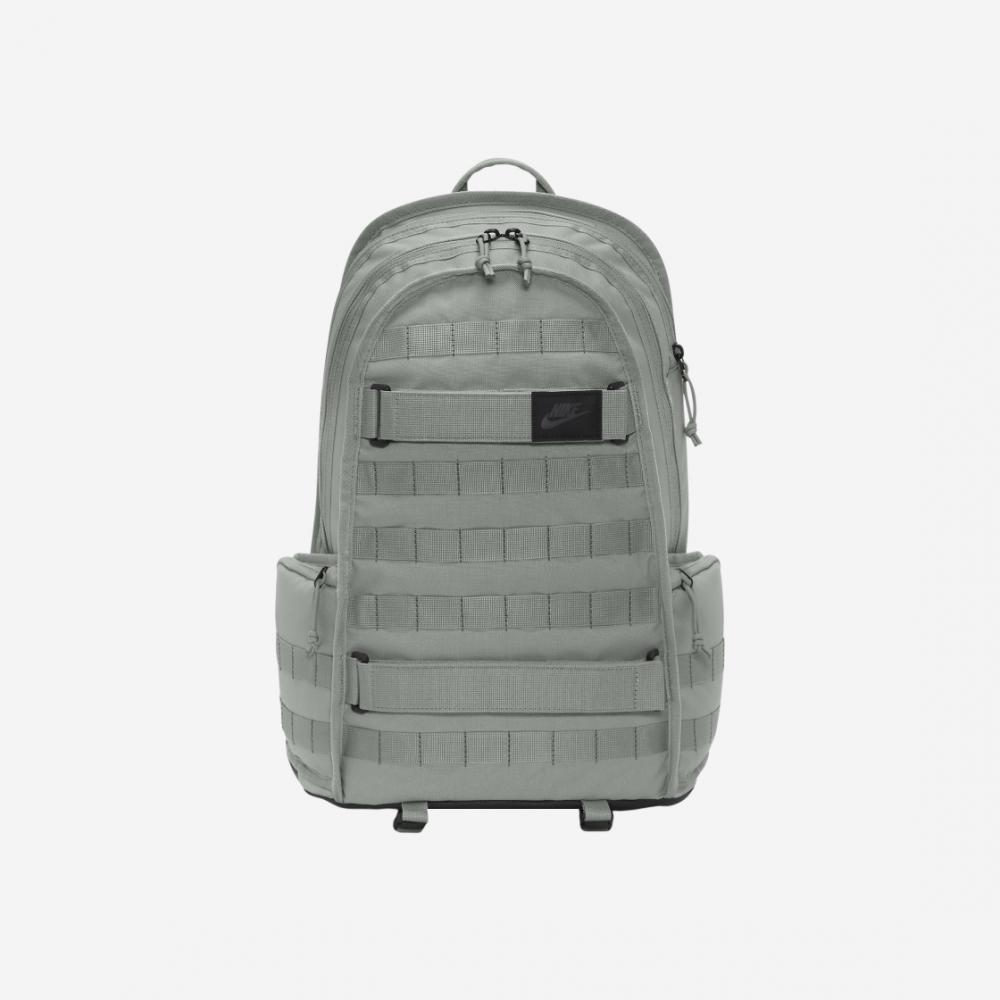 

Рюкзак Nike NSW RPM 26 л, зеленый слюда