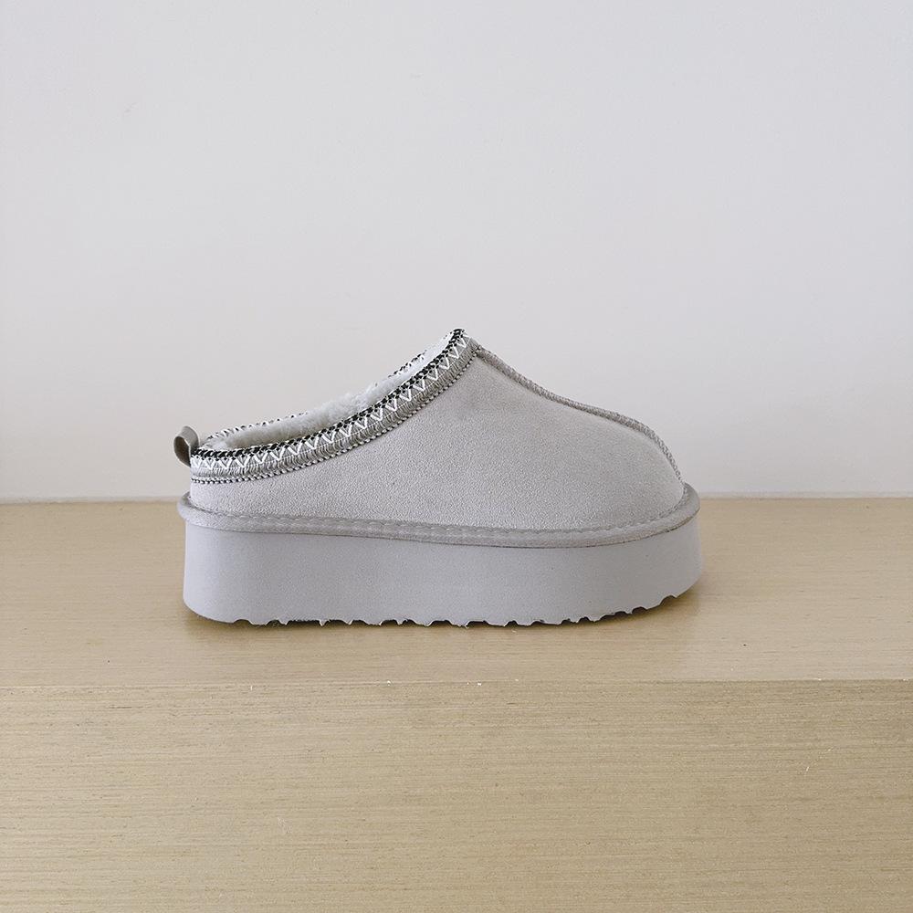 Plus Size Ethnic Style Low-top Slip-on Snow Boots for Women – Thick Sole, Plush Lined, Genuine Warmness.