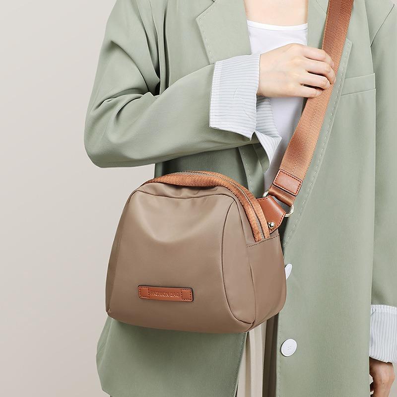 Bag women's new autumn and winter chest bag messenger bag women's bag niche canvas casual fanny bag small bag luggage