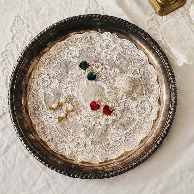 1pc Retro Style Lace Placemat,Embroidered Lace Three-dimensional Table Decoration,Flower Design Meal Mat Round Dining Decor