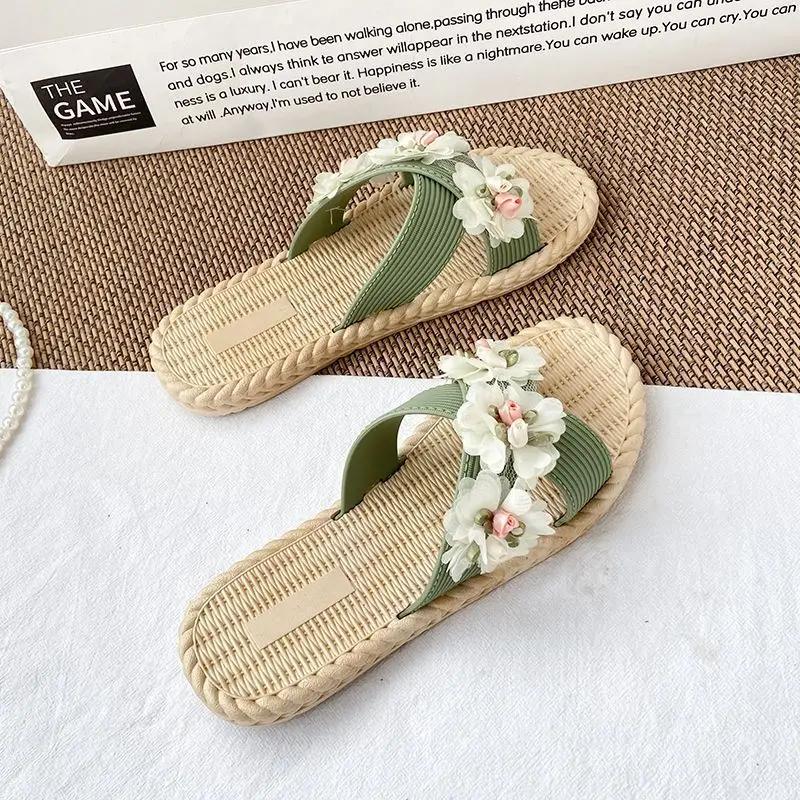 Fashion Vacation Flat Women's Slippers and Ladies Sandals Small Size Summer 2025 Shoes New Style Designer Luxury Fashion Korea 39 Slides
