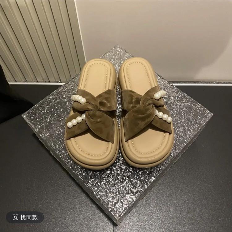 Thick-soled heightening slippers women's outer wear 2025 summer new fashion pearl muffin cool slippers women's shoes