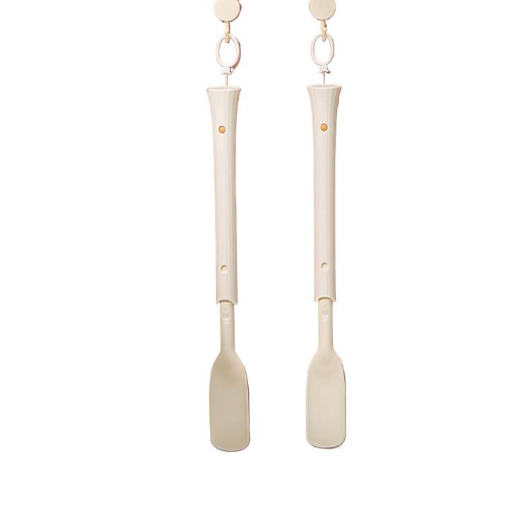 Extended Long-Handled Shoehorn for Easy Shoe Wear - Ideal for Seniors and Pregnant Women