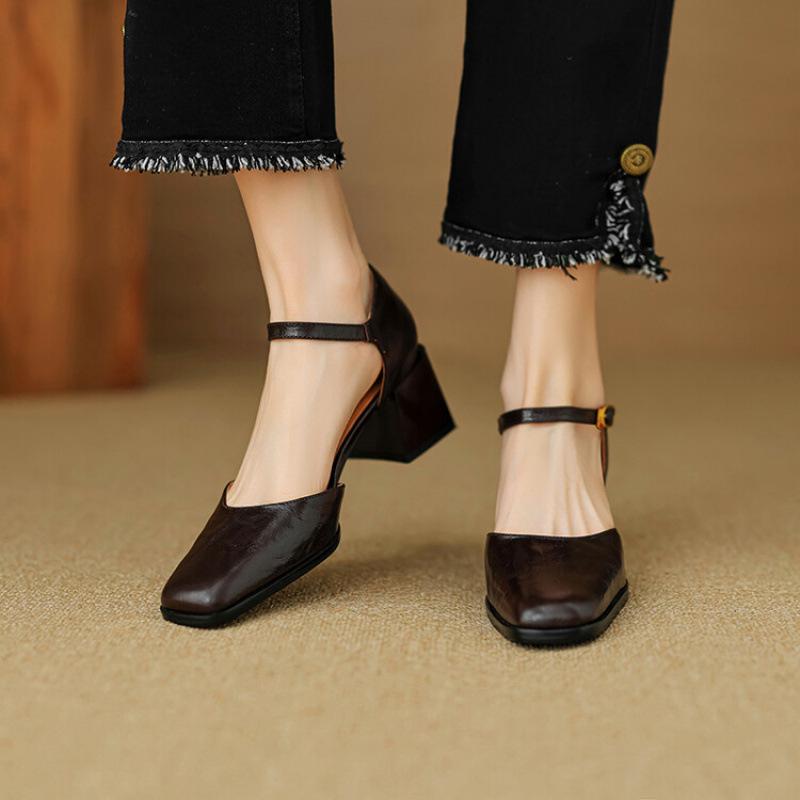 New flat-soled sandals women's summer women's bag head sandals genuine leather Korean version non-slip beef tendon sole low heel rear empty sandals