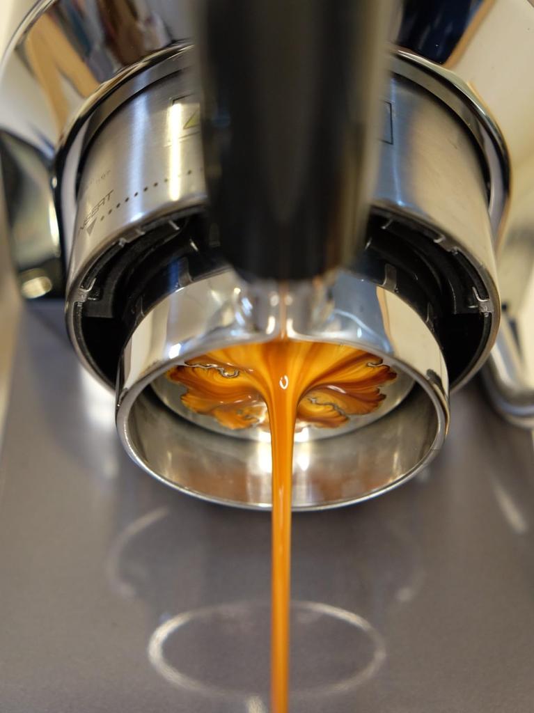 La Mellow Portafilter for DeLonghi, 51mm (Precision Filter Basket, Non-Pressurized, Double)