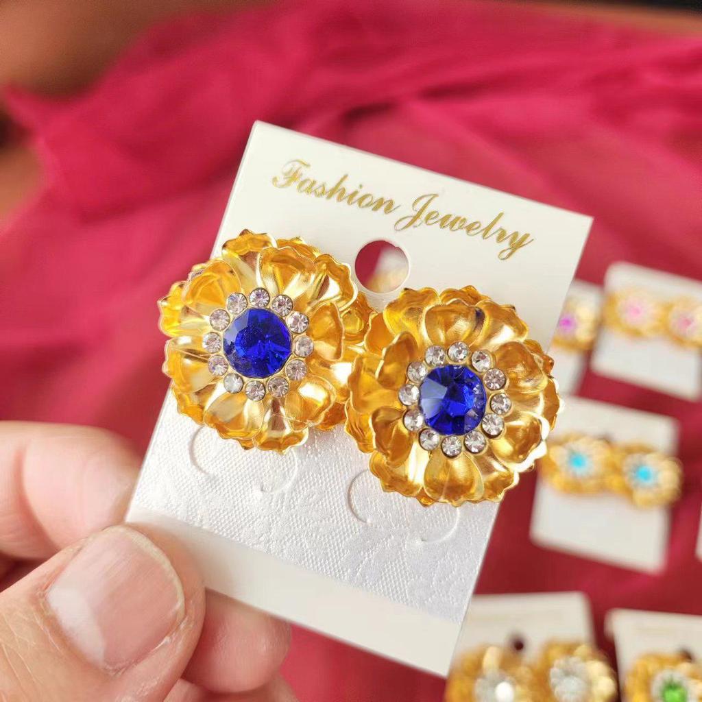 Ethnic Flower Rhinestone Gold Stud Earrings - Versatile and Stylish Accessories