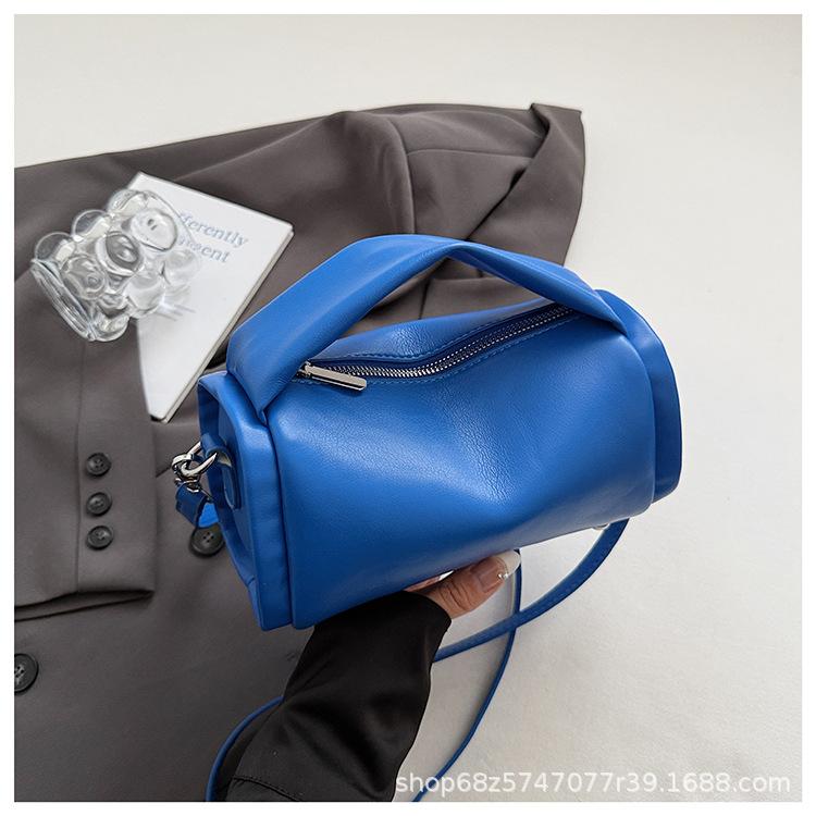 Simple Small Bag Women's New Niche High-end Sense Versatile Casual Work Commuter Bag Portable Messenger Pillow Bag