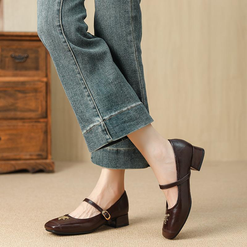 P958-17 shallow single shoes women's 2025 autumn new French commuter versatile one-word belt Mary Jane small leather shoes