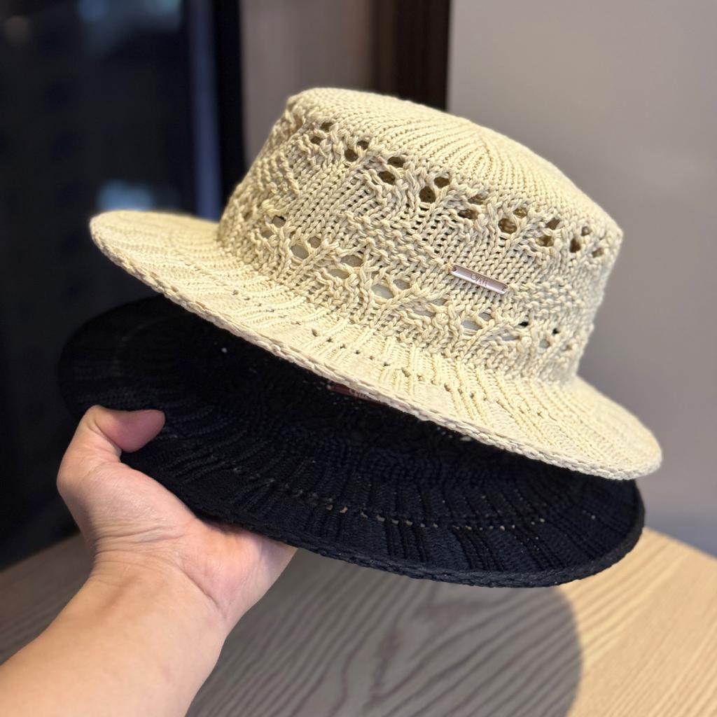 New women's summer high-end sun protection hat, hollowed-out design, elegant French style, makes the head look smaller, sun-shading flat-top hat