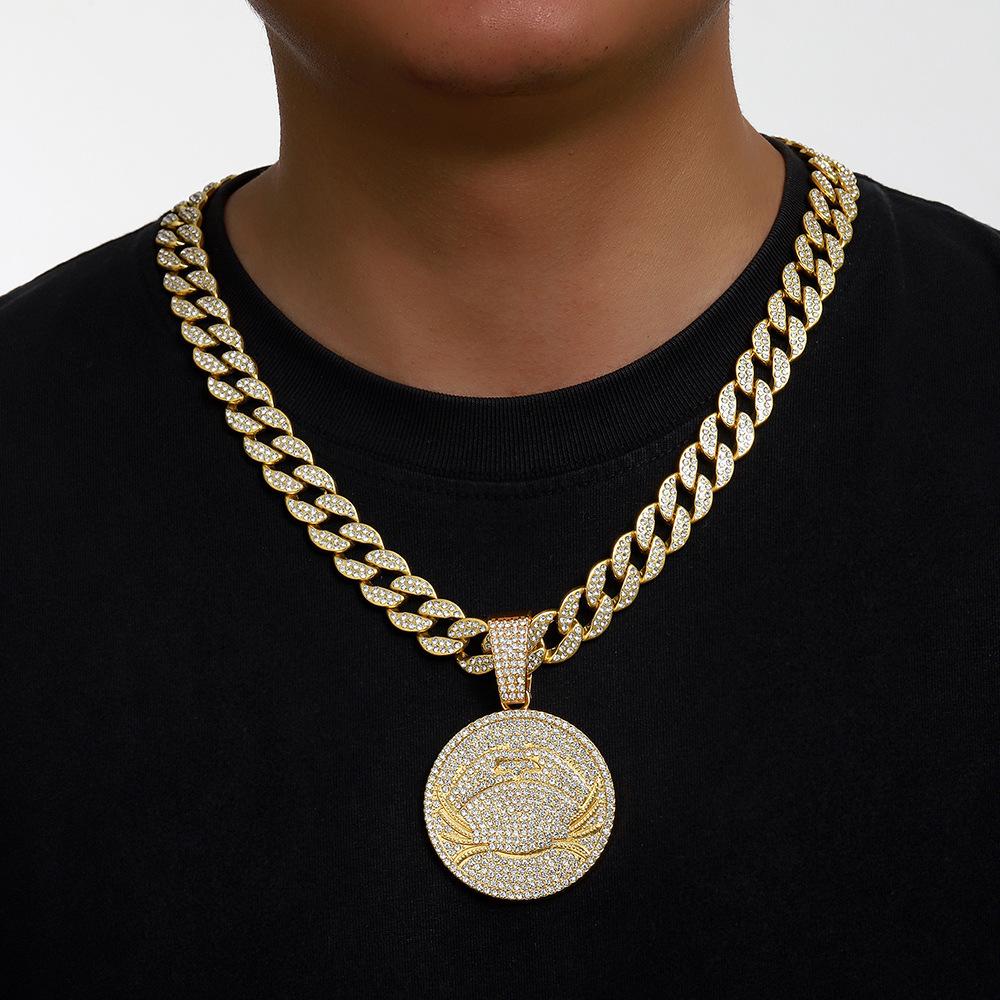 New Creative Round Shield Pattern Pendant, European and American Hip Hop Trendy Men's Pendant Necklace
