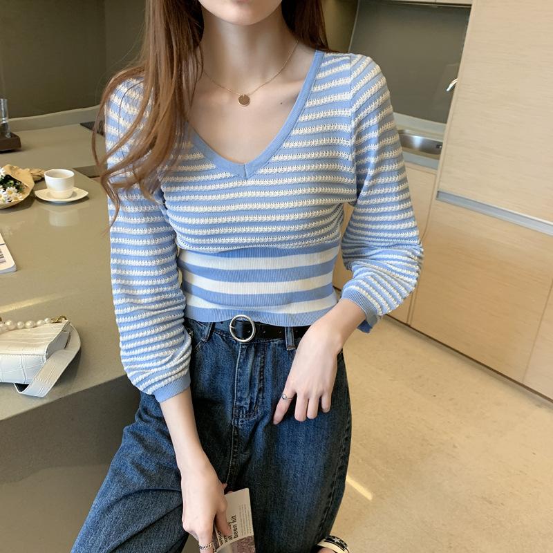 

Short waist striped knitted sweater women s autumn clothing new V-neck pullover slim lantern sleeve ice silk one size fits all синій