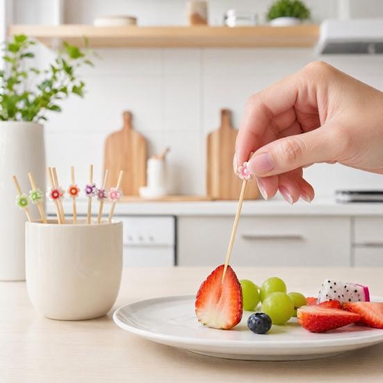 100Pcs Disposable Fruit Picks, Cocktail Picks with Decorative Leaves Flower Tips, Bamboo Skewers for Fruits Cakes Cocktails Snacks