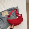 2026 new Japanese lightweight mesh dumpling bag, casual sports crossbody bag, women's niche fashi crescent shoulder bag