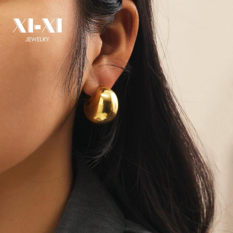 Chic Retro Gold C-Shaped Titanium Stud Earrings - European & American Style