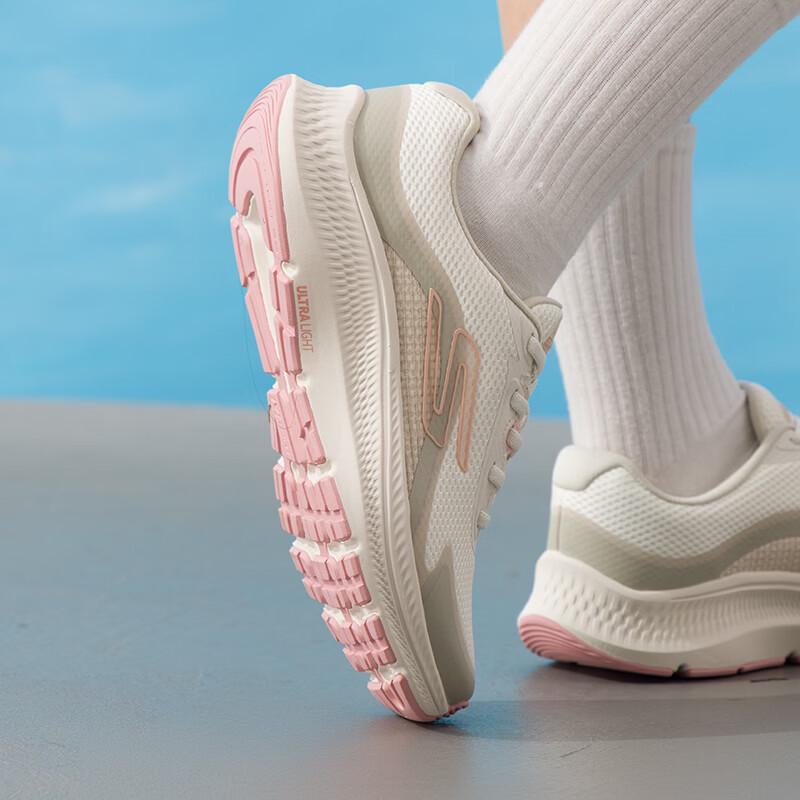 Skechers Women's GO'7/24 Running Shoes