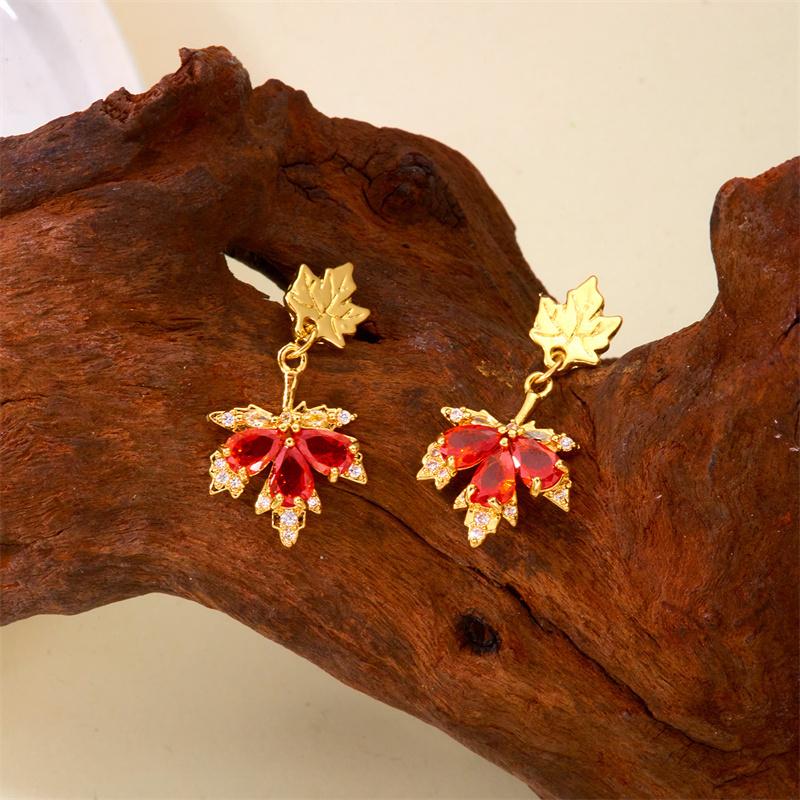 Fashion New Red Crystal Zircon Maple Leaf Dangle Earrings For Women Light Luxury Temperament Earring Girls Party Charm Jewelry