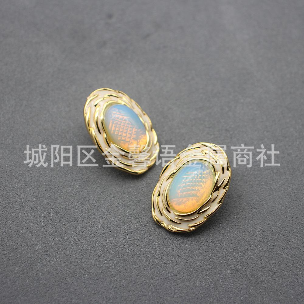 

TikTok Улучшенное чувство ключичная цепочка Холодный супер блеск Простой темперамент Личность Легкая роскошь Набор серег