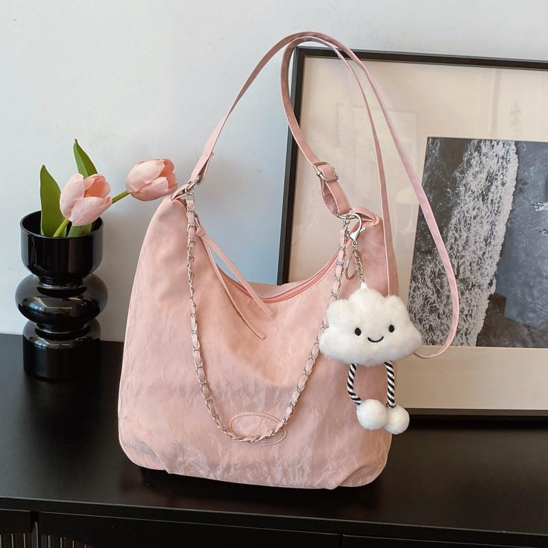 Contemporary 2024 Tote Bag With Chain Detail In Sophisticated Colors For Urban Fashion