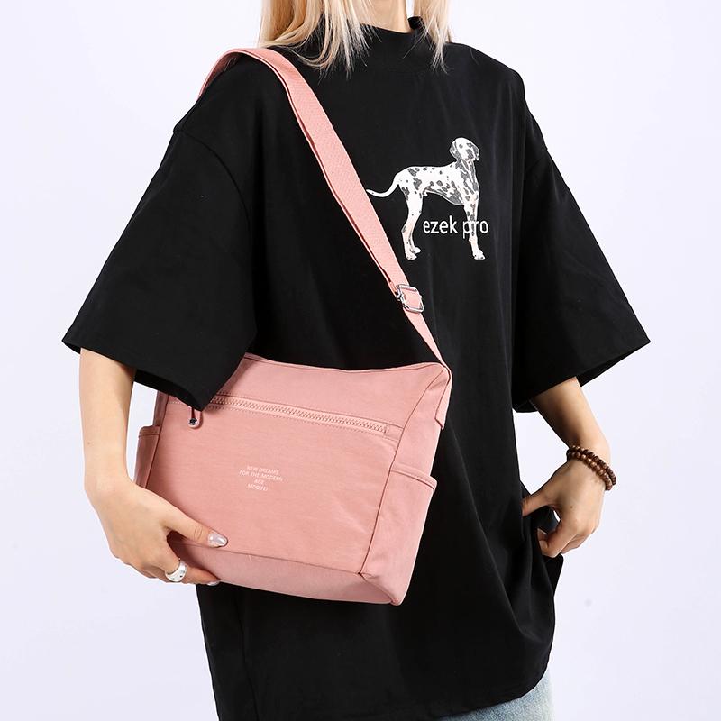 Geantă de umăr pentru femei Geantă ușoară din nailon Geantă crossbody pentru mamă