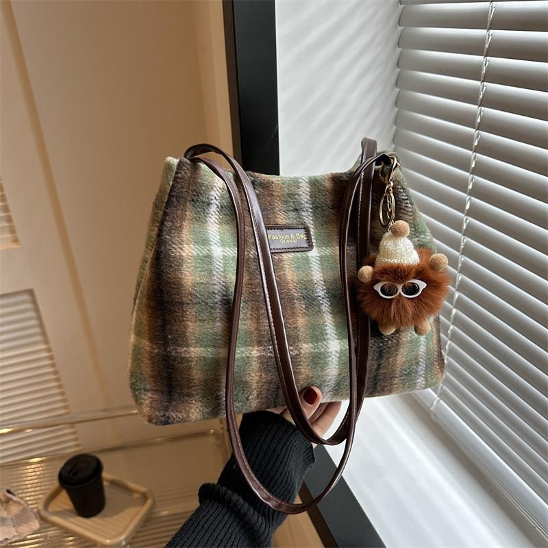 2023 New Style Woolen Street Fashion Tote Bag For Women With Large Capacity