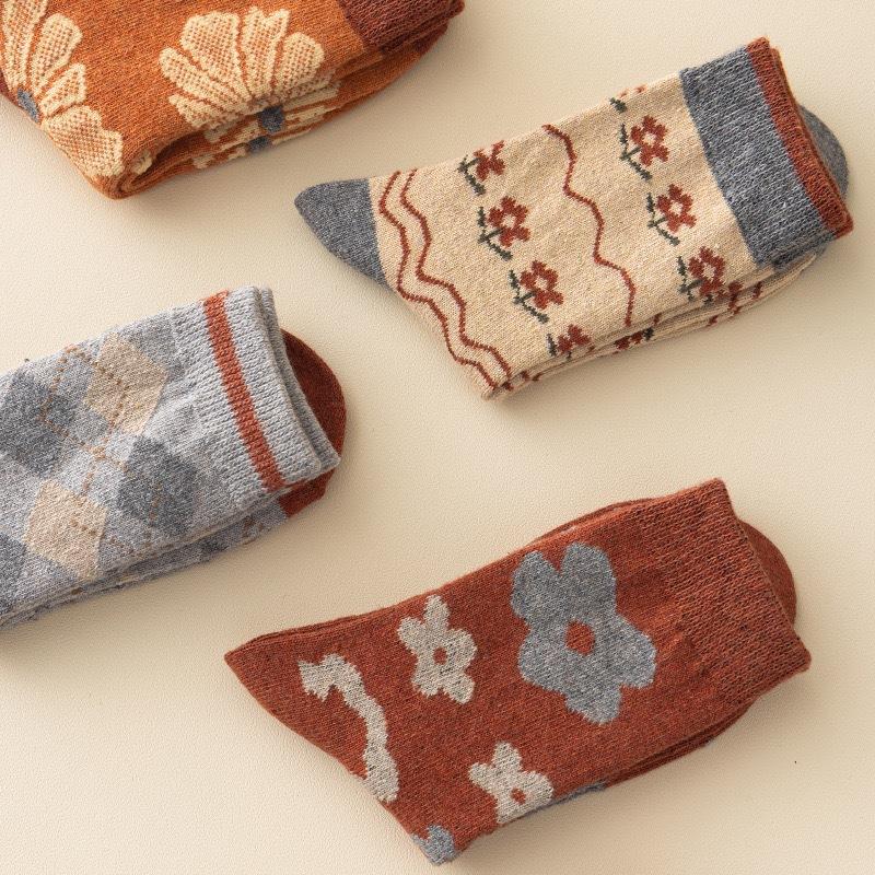 5 Pairs of Ladies' New Autumn Winter Vintage Court Style Jacquard National Windpipe Wool Socks
