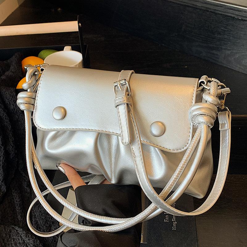 Japanese classic pleated bag women's 2025 summer new messenger bag casual shoulder bag commuter versatile messenger bag