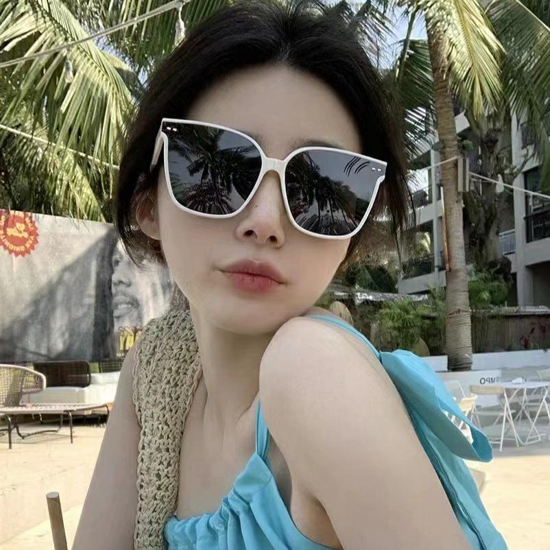 Korean-style fashionable high-definition polarized square-frame sunglasses for women, with a high-end feel, slimming effect for large faces, and UV