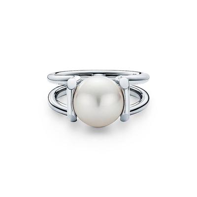 & Co. Hardwear Collection Silver Freshwater Pearl Ring Women Ring White GRP11190