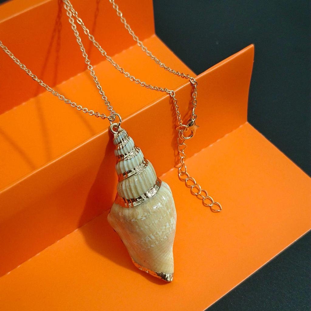 Collana con Ciondolo Conchiglia Placcata Oro - Accessorio Creativo Naturale in Conchiglia per Clavicola da Donna